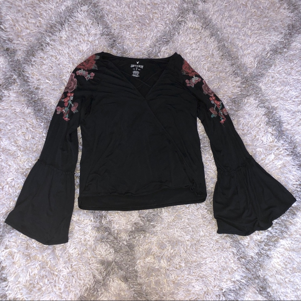 American Eagle size small floral embroidered top